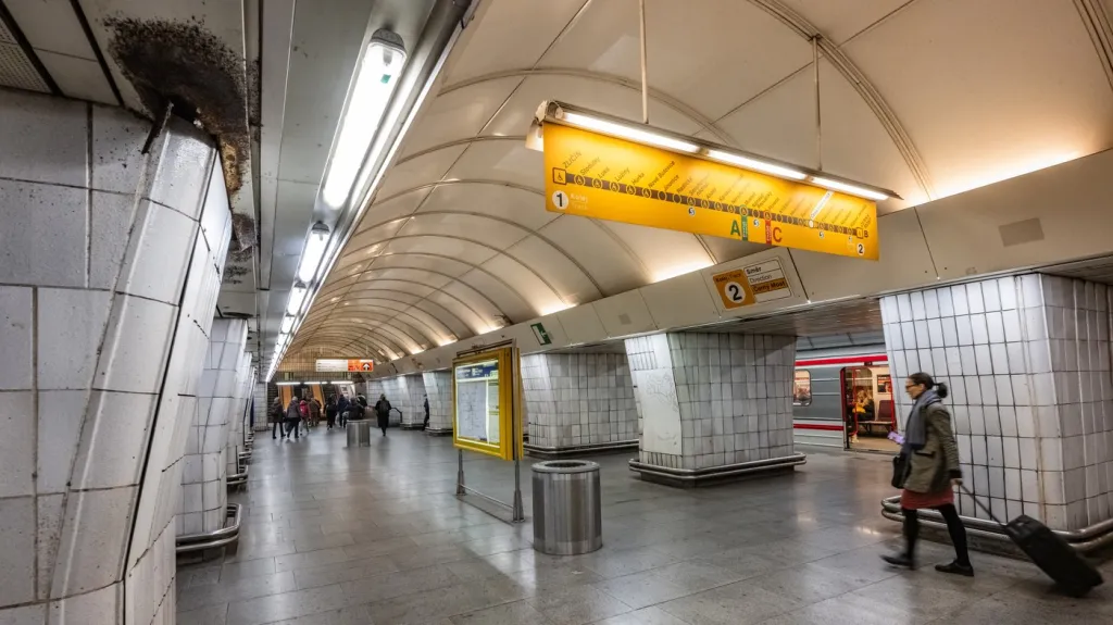 Stanice metra B Českomoravská