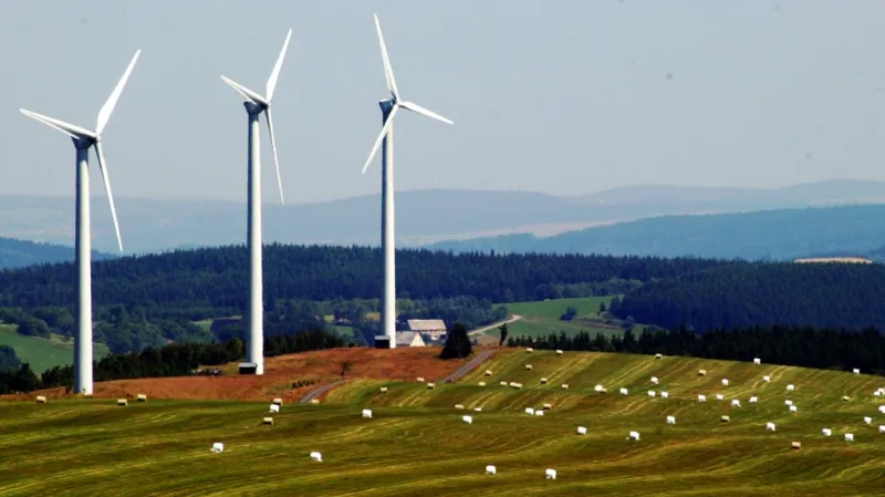 Větrné elektrárny poblíž Loučné pod Klínovcem