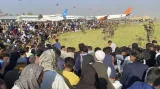 V pondělí a úterý se američtí vojáci soustředili na letiště v Kábulu, které bylo od neděle uzavřeno kvůli bezpečnosti
