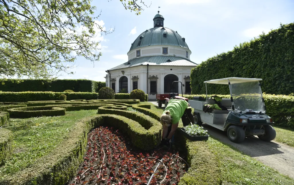 O její zbudování se v 17. století postaral architekt Giovanni Pietro Tencalla. V následujících staletích prošla zahrada různými úpravami