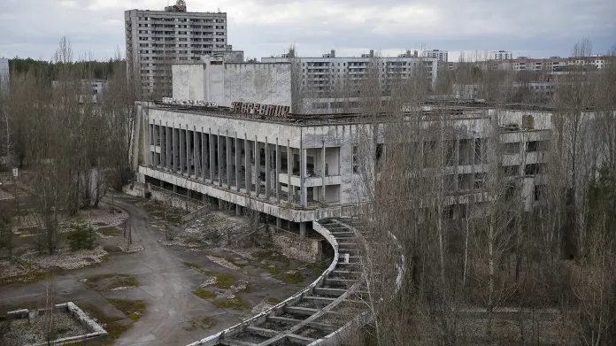 Opuštěné město Pripjať 30 let po černobylské katastrofě
