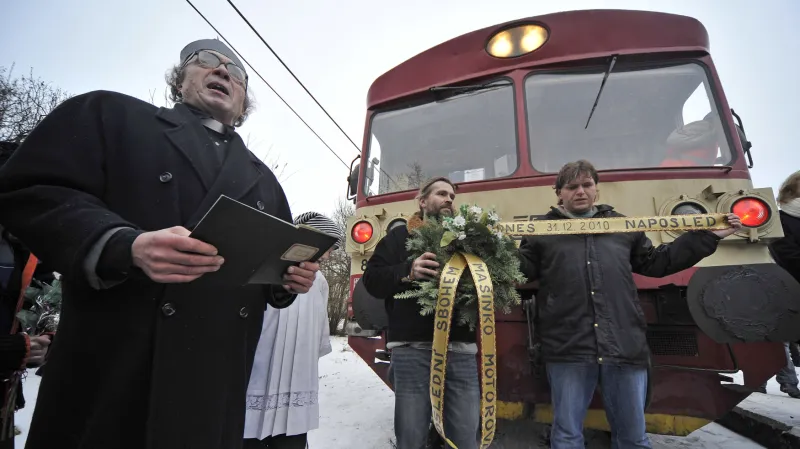 Na konci roku 2010 se obyvatelé Jemnice loučili s posledním vlakovým spojem