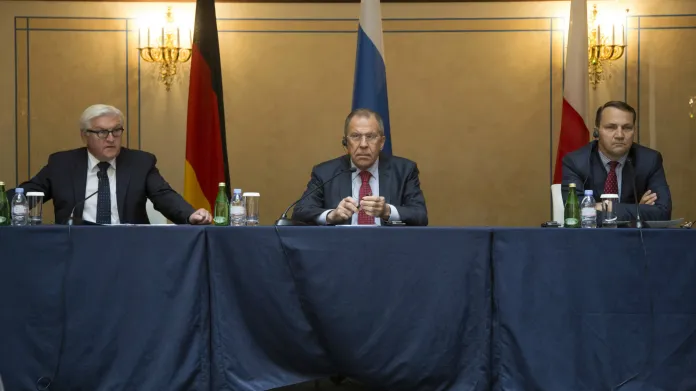 Steinmeier, Lavrov a Sikorski se sešli kvůli ukrajinské krizi