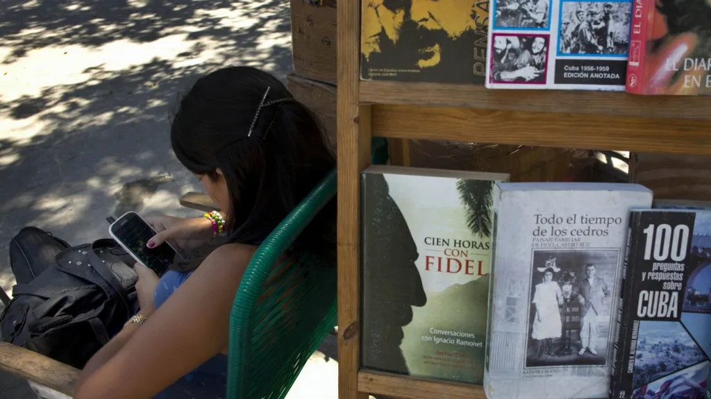 Kubánští uživatelé mobilních telefonů