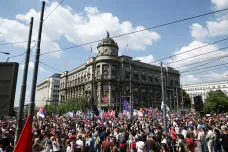 Vučić přitvrzuje proti univerzitám, ty mluví o „existenční hrozbě“