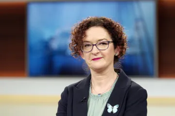 Bez jasné budoucnosti a důvěry v politiku to nejde. Britská novinářka požádala o německý pas