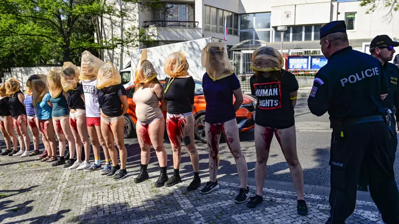 Protest před ruskou ambasádou