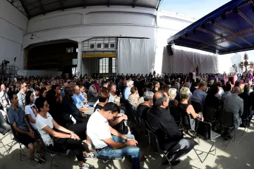 Vteřiny, které otřásly Ligurií. Janov si připomíná rok od pádu mostu, otázky zůstávají