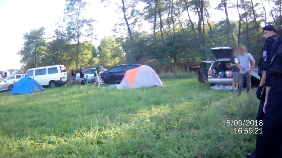 Policie řešila technoparty u Únanova