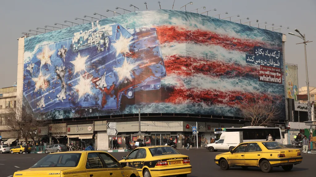 Protiamerický billboard v Teheránu