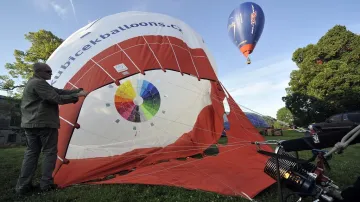 V Radešíně začalo mistrovství v balonovém létání