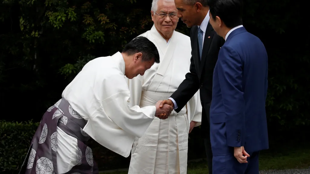 Abe a Obama ve svatyni Ise