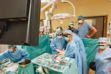 Nemocnice musí šetřit, dotkne se to například léků