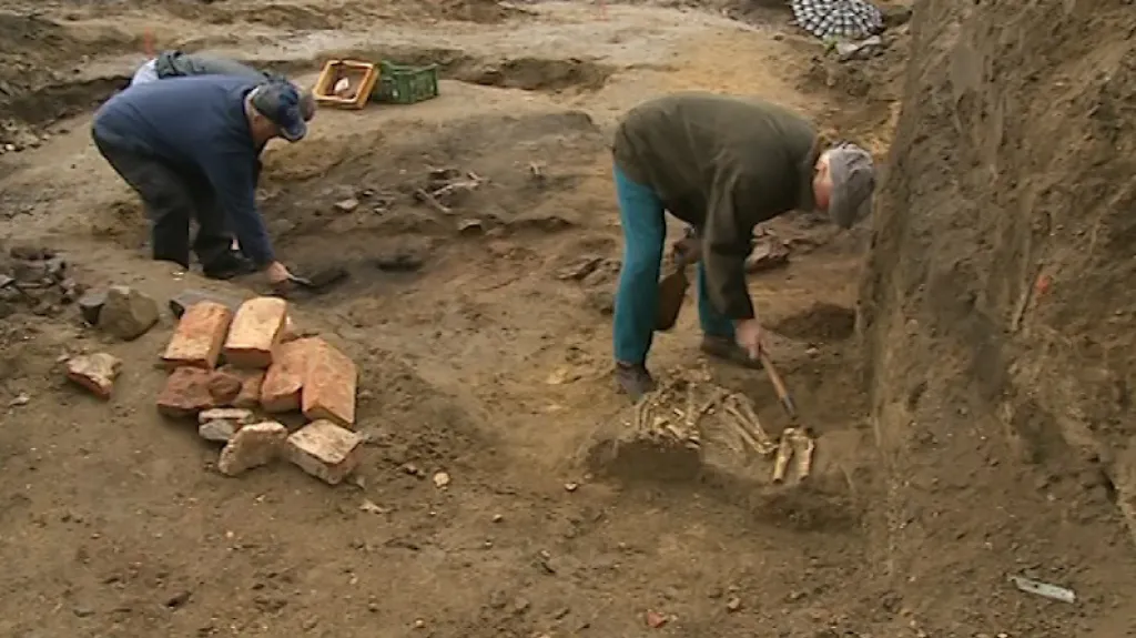 Archeologové našli hrob z 9. století