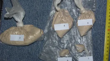 Kriminalisté z TOXI týmu našli u Albánců 186 gramů heroinu