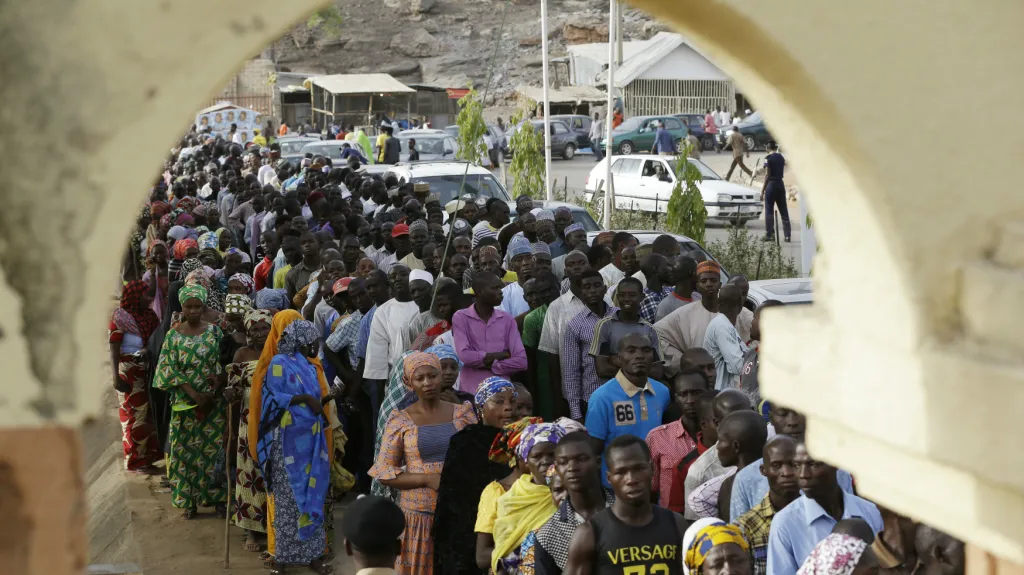 Prezidentské volby v Nigérii provází ohromný zájem voličů