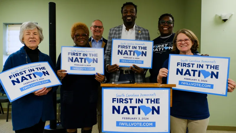 Demokraté v Jižní Karolíně hlasují tentokrát v primárkách jako první v USA – alespoň dle oficiálního stranického kalendáře. V neuznaném hlasování je předstihne New Hampshire