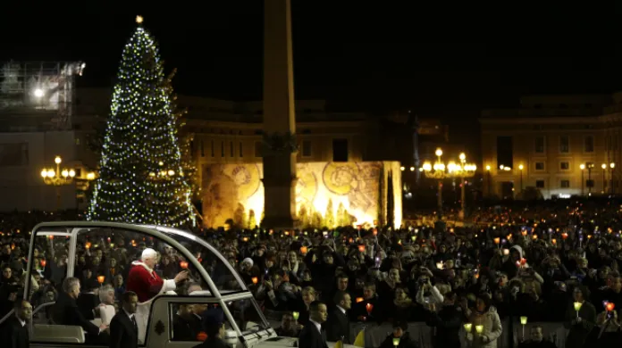 Při setkání v Římě v roce 2012 byl i papež Benedikt XVI.