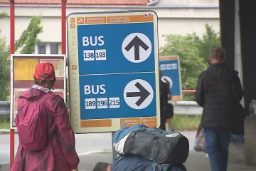 Dopravu v centru Prahy omezily výluka metra a duhový pochod