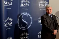 Blíží se volby, senátoři ČSSD znovu vytahují církevní restituce