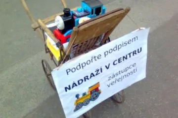 Boj o podpisy petice o přesunu nádraží v Brně vrcholí