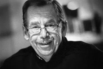Václava Havla připomněl vzpomínkový průvod Prahou, Horáček hovořil o zákonu o zásluhách