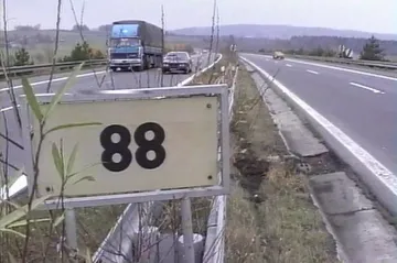 30 let zpět: Senzibilové zkoumali místo autonehody Alexandra Dubčeka