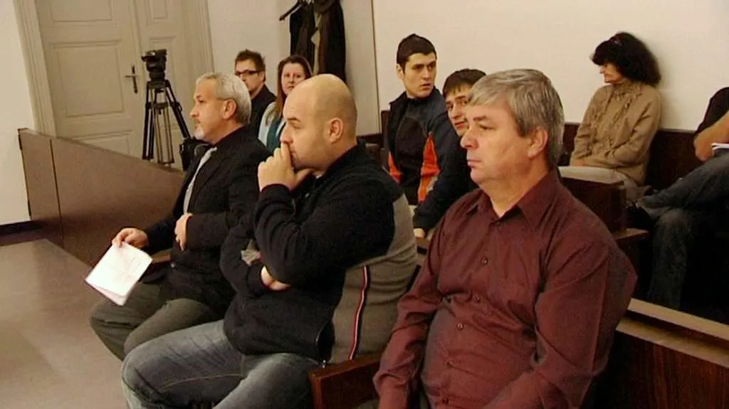 Soud udělil za špehování ekologa podmíněné tresty