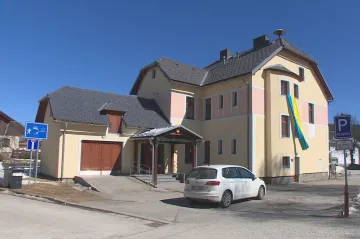 Chanovice se v krátké době rozrostly o stovku uprchlíků. Řešit musí dodávky vody i potravin