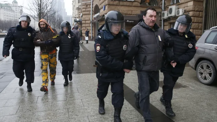 Zatýkání při moskevském protestu
