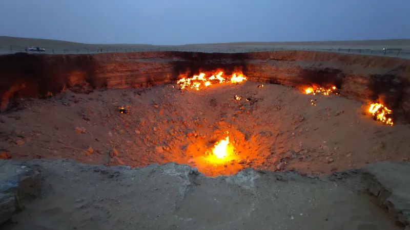 Kráter Darvaza (duben 2025)