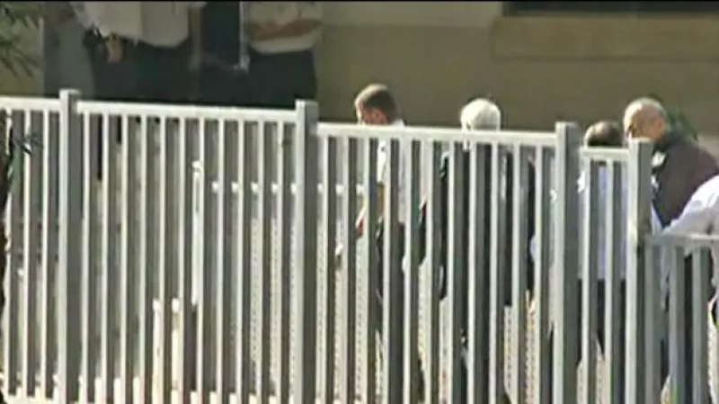 Moše Kacav nastoupil do vězení