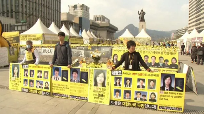 Protest pozůstalých po obětech z potopeného trajektu Sewol