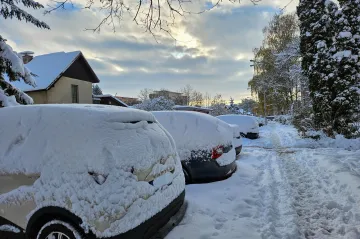 Ranní ledovku vystřídají teploty blížící se deseti stupňům. Druhá polovina týdne bude už chladnější