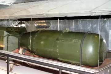 Diskuze o tom, kam svrhnout první atomovou bombu, trvaly měsíce