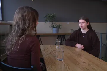 Rusové se pokoušeli ukrajinské děti převychovat, říká deportovaná dívka