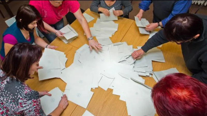 Poslední hodiny pro nerozhodnuté voliče