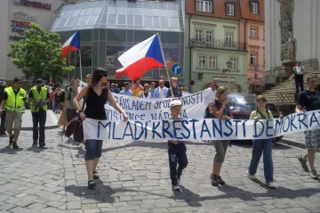 Který pochod je ten správný?