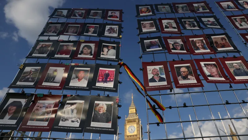 Portréty obětí nakažených kontaminovanou krví