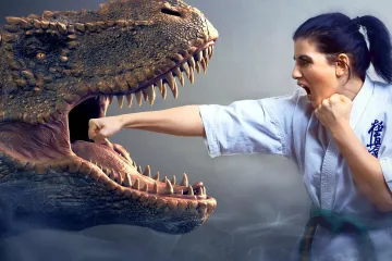 Slunce obíhá okolo Země, věří stále víc Rusů. Ubylo ale přívrženců teorie o soužití lidí s dinosaury