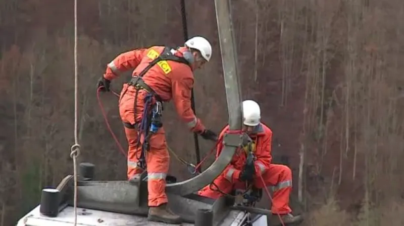 NO COMMENT: Cvičení záchranářů na lanovce na Macochu