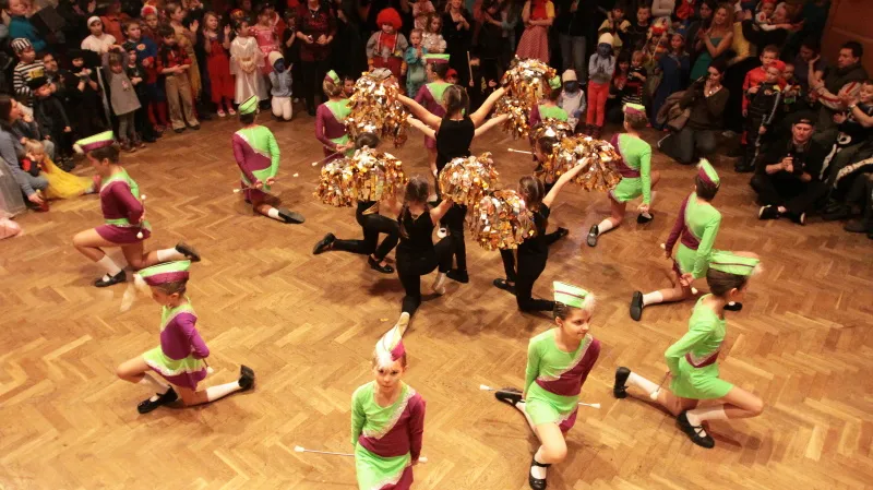 Maškarní s Machem a Šebestovou