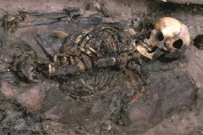 Archeologové rekonstruovali středověký zločin a trest z břehů Temže