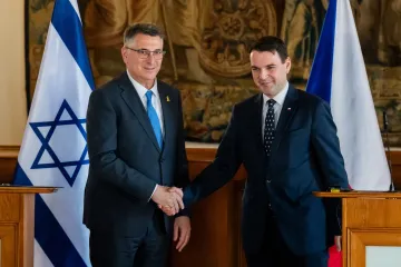 Přátelství Česka a Izraele bude sílit, řekl Macinka po jednání se Sa'arem