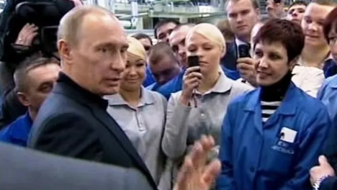 Vladimír Putin v továrně AutoVaz