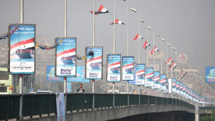 Egypt slaví otevření nové větve Suezského průplavu