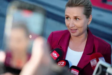 Frederiksenová zůstane dánskou premiérkou, dohodla se na menšinové vládě