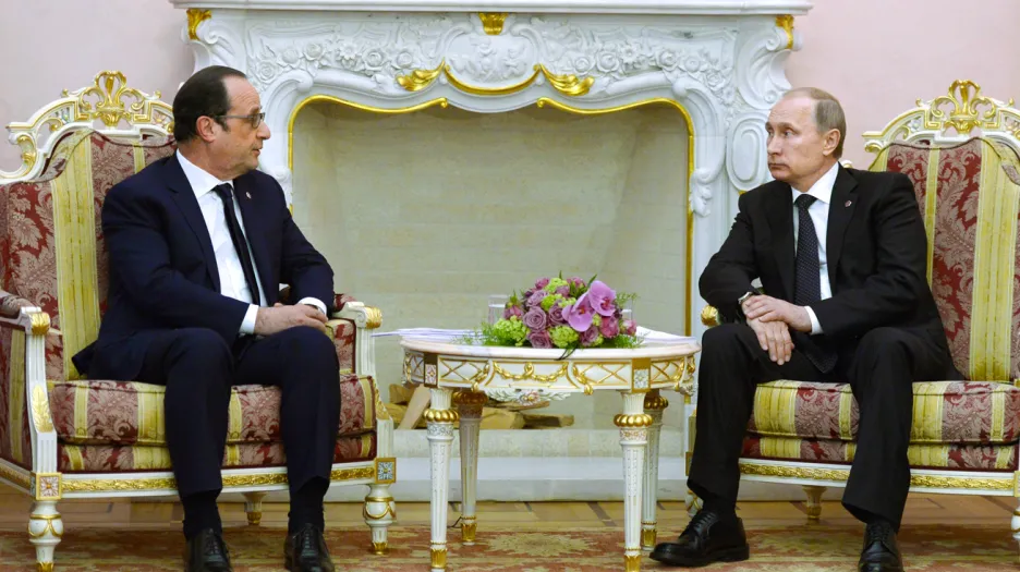 Francois Hollande se v Jerevanu sešel s Vladimirem Putinem