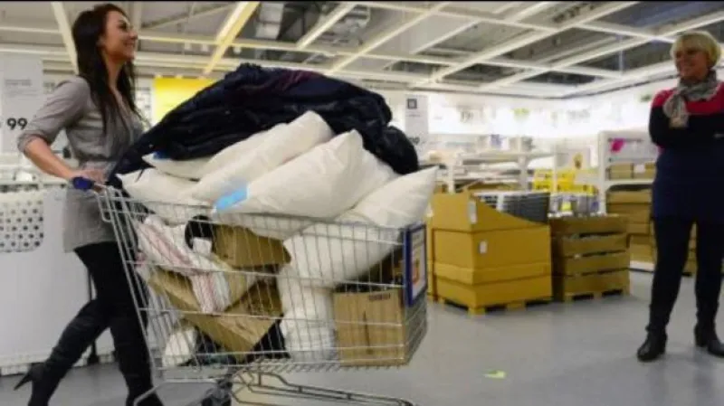 Češi nakupovali před Vánoci a nakupují i po nich