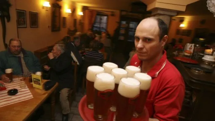 Češi pijí pivo hlavně doma